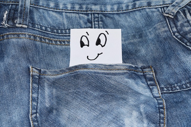 Kender du dit barns hemmelige sprog? Om emojis og slang for stoffer